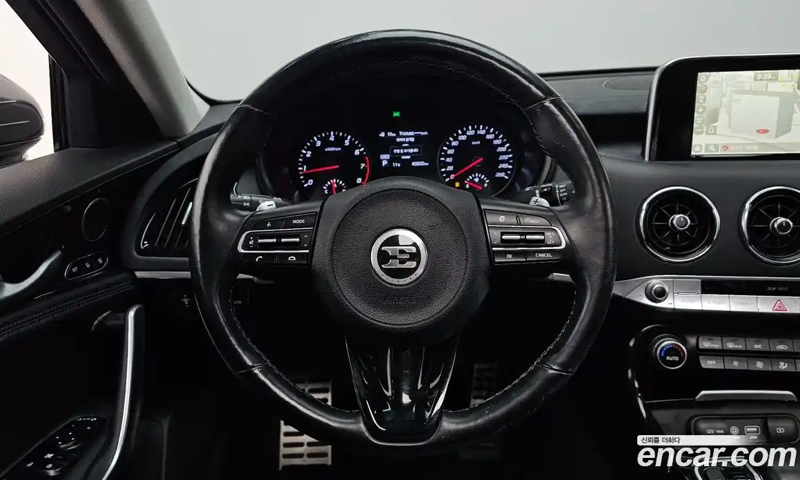 Kia Stinger 2017 2.0 Автомат в Москве № 930236, фото 13