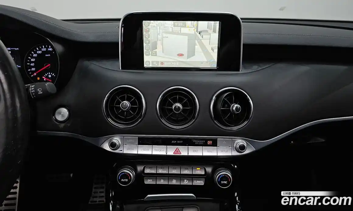 Kia Stinger 2017 2.0 Автомат в Москве № 930236, фото 14