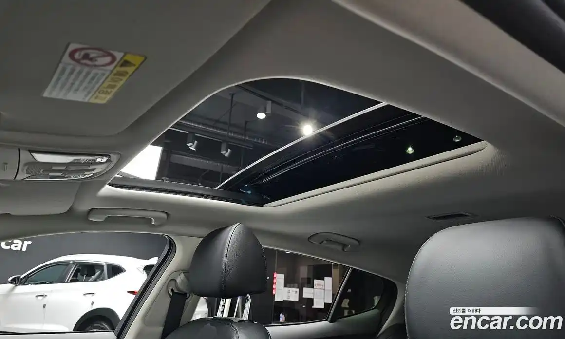 Kia Stinger 2017 2.0 Автомат в Москве № 930236, фото 17