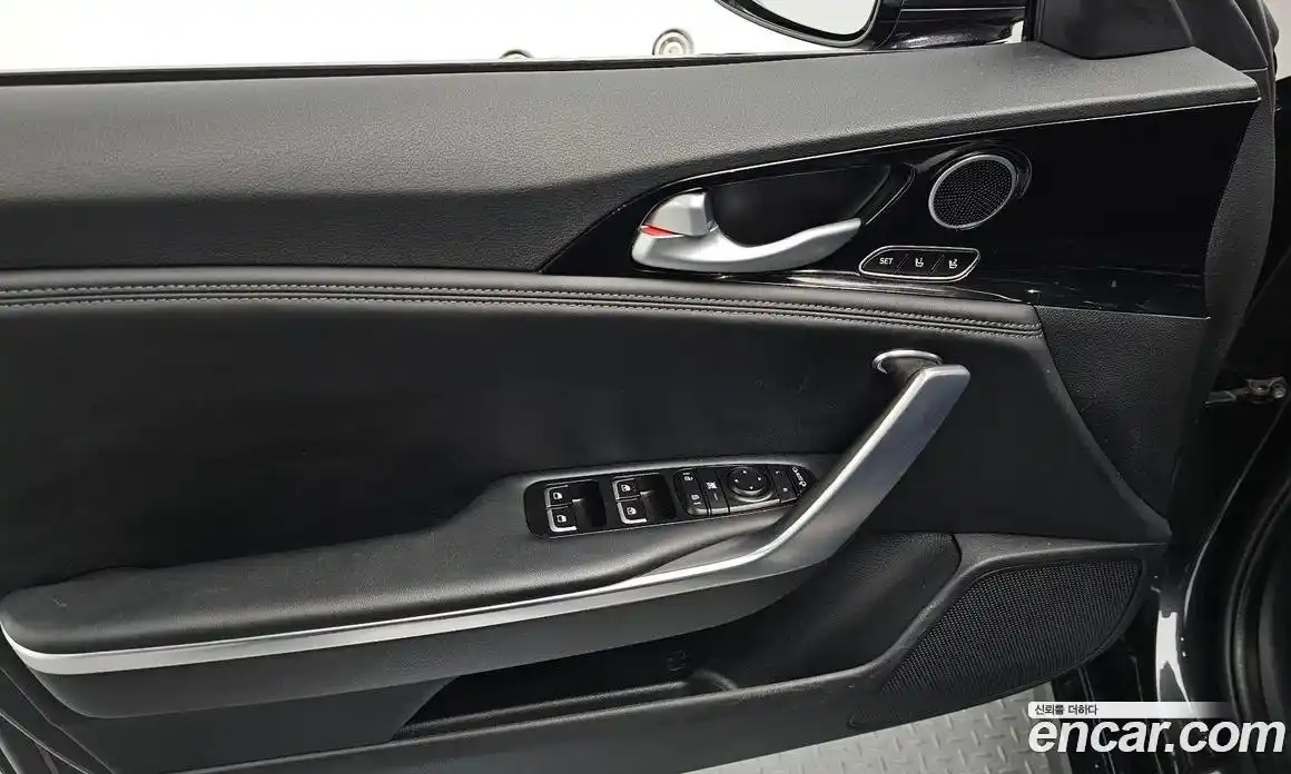 Kia Stinger 2017 2.0 Автомат в Москве № 930236, фото 18