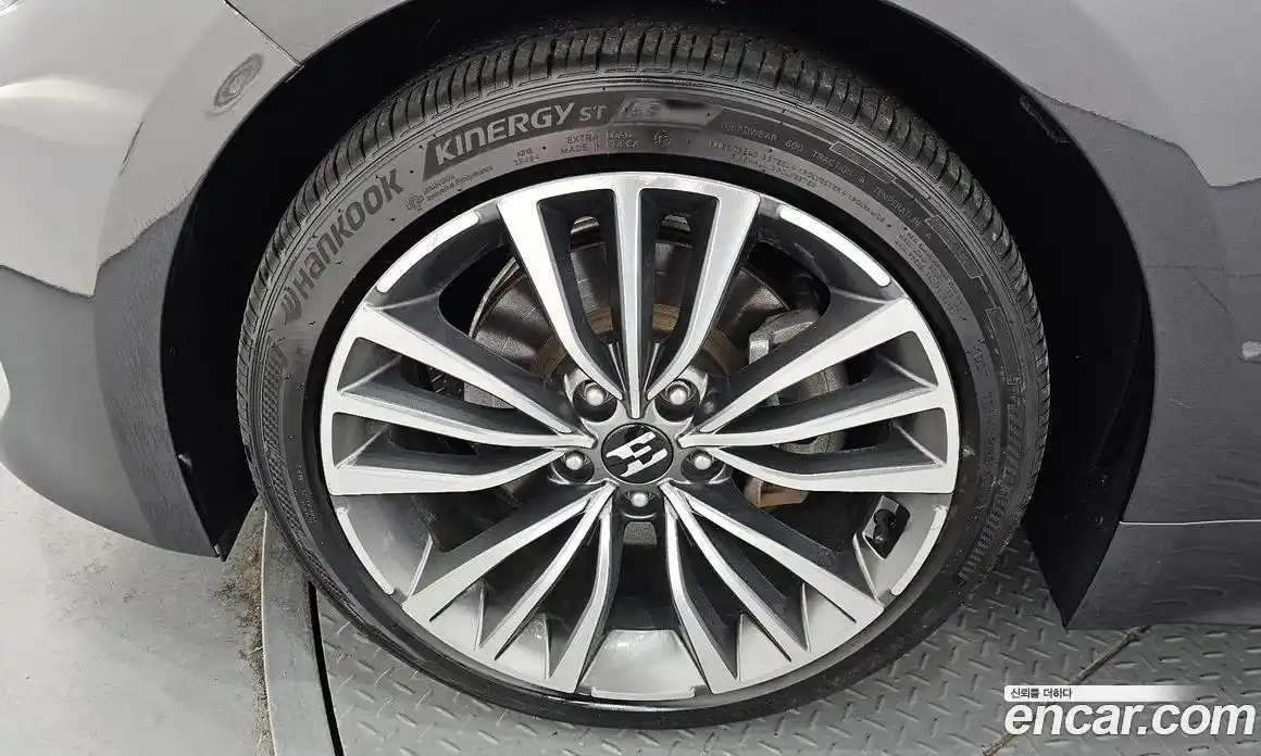 Kia Stinger 2017 2.0 Автомат в Москве № 930236, фото 5