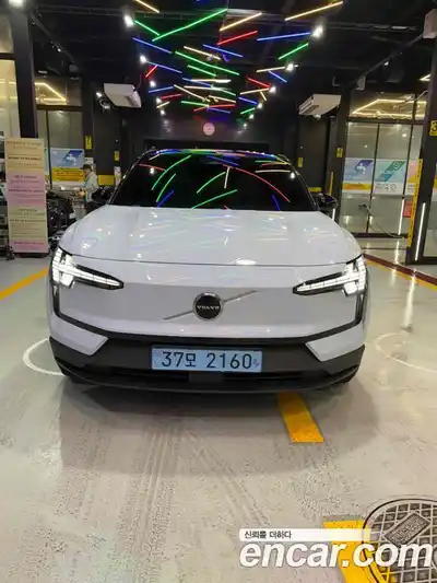 Volvo EX30 Core