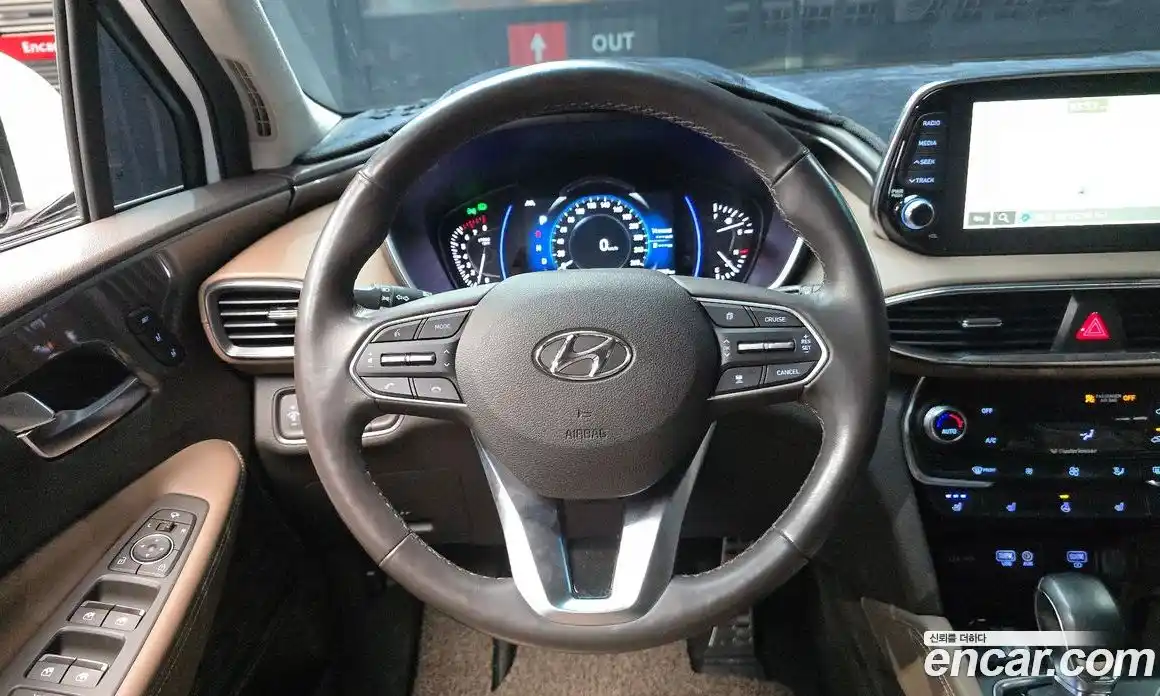 Hyundai Santa Fe 2020 2.0 Автомат в Москве № 1007555, фото 13