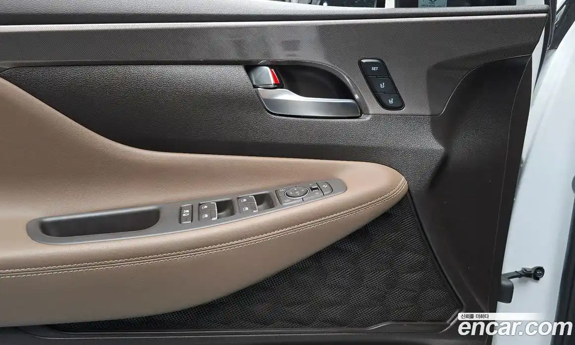 Hyundai Santa Fe 2020 2.0 Автомат в Москве № 1007555, фото 18