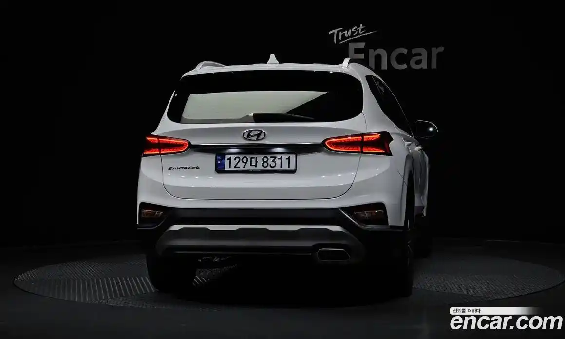 Hyundai Santa Fe 2020 2.0 Автомат в Москве № 1007555, фото 4