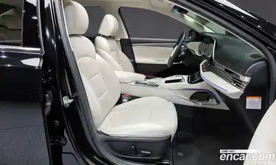Hyundai Grandeur 2022 2.4 Автомат в Москве № 1008333, миниатюра 11