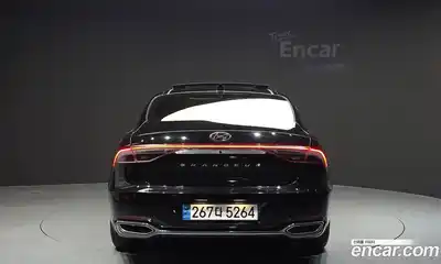 Hyundai Grandeur 2022 2.4 Автомат в Москве № 1008333, миниатюра 4