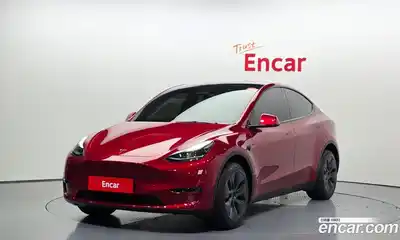 Tesla Model Y, 2024