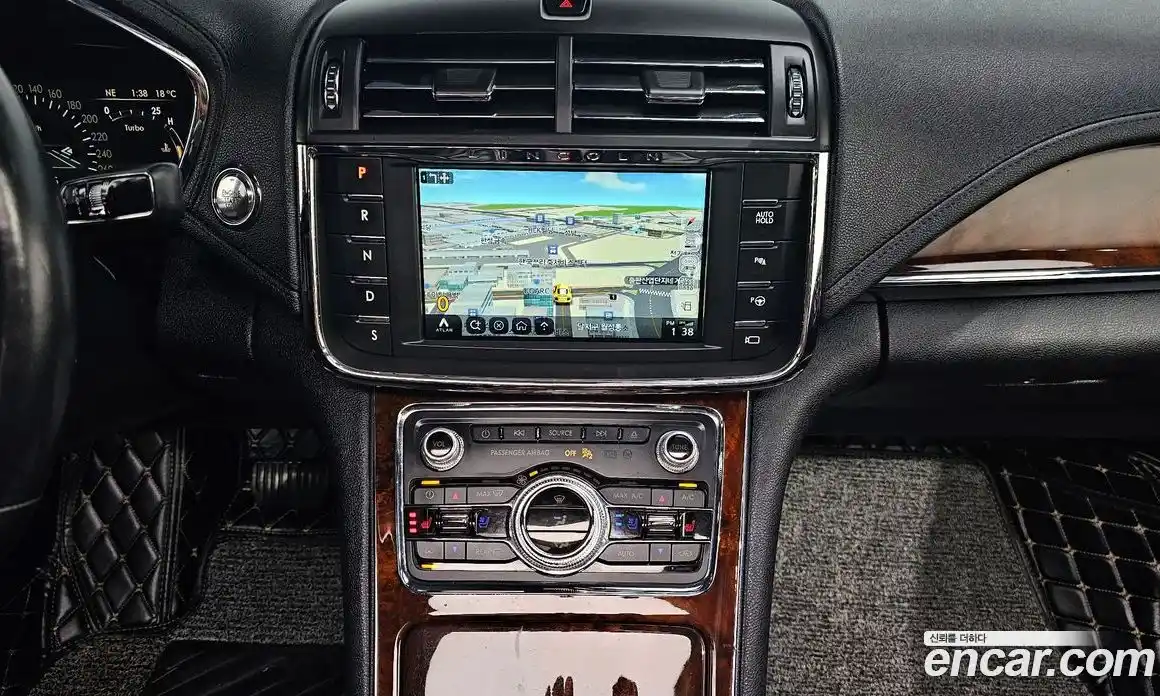 Lincoln Continental 2017 3.0 гидро в Москве № 1015592, фото 14