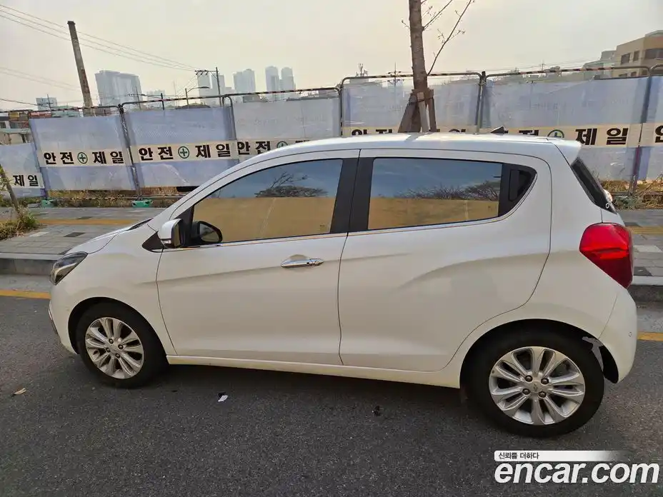 Chevrolet Spark 2017 1.0 Механическая в Москве № 1068102, фото 3