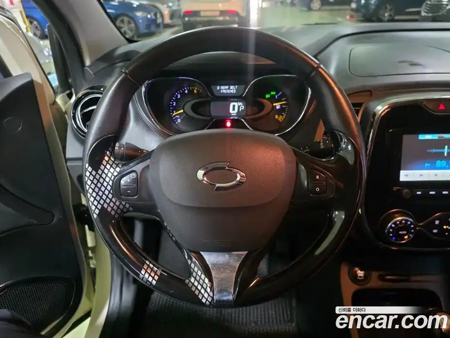 Renault QM3 2015 1.5 Автомат в Москве № 1082220, фото 7