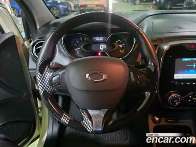 Renault QM3 2015 1.5 Автомат в Москве № 1082220, миниатюра 7