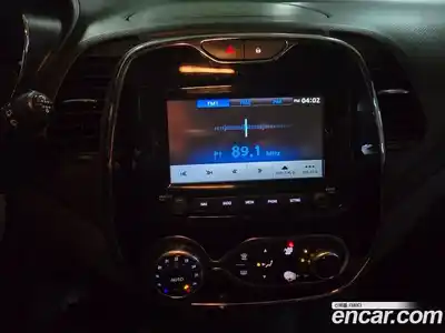 Renault QM3 2015 1.5 Автомат в Москве № 1082220, миниатюра 9