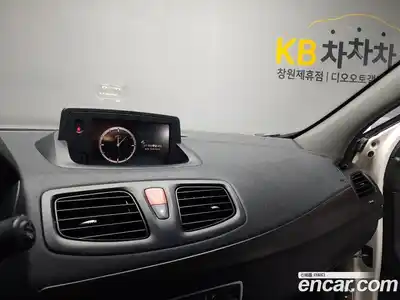 Renault SM3 2009 1.6 гидро в Москве № 1082263, миниатюра 7
