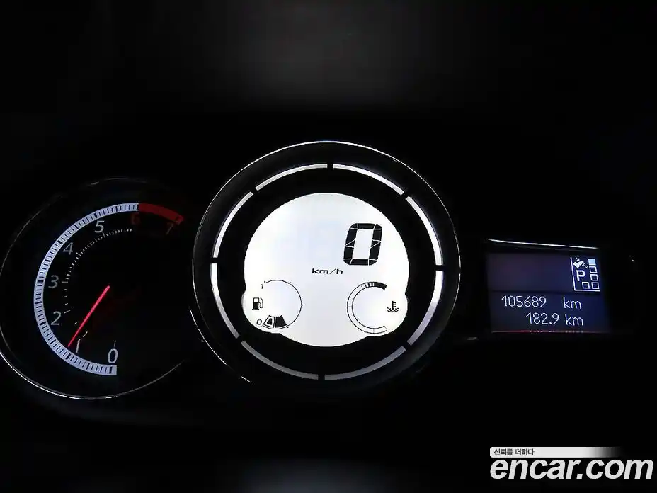Renault SM3 2016 1.6 гидро в Москве № 148017, фото 8