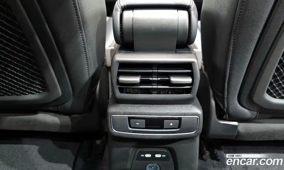 Audi Q4 e-tron 2022 0.2 гидро в Москве № 163282, фото 19