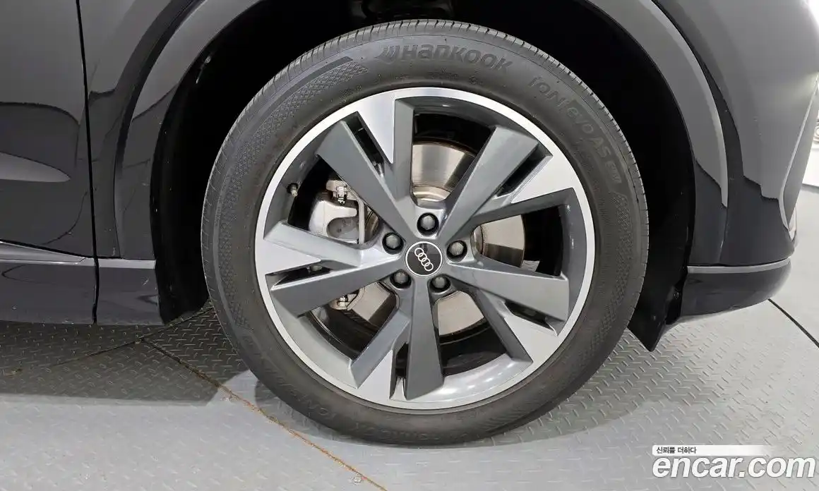 Audi Q4 e-tron 2022 0.2 гидро в Москве № 163282, фото 5