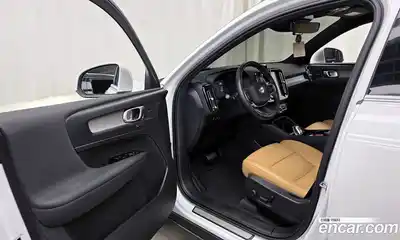 Volvo XC40 2021 2.0 гидро в Москве № 164142, миниатюра 10