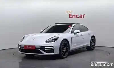 Porsche Panamera, 2022