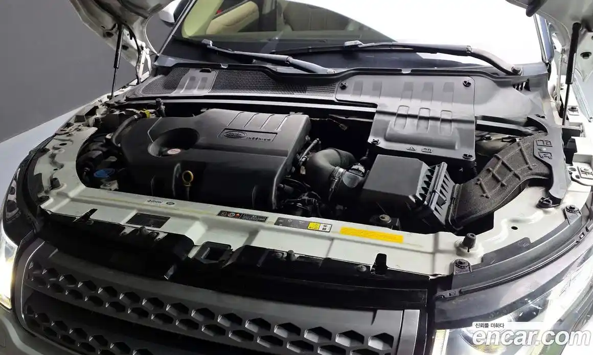Land Rover Range-Rover Evoque 2015 2.0 гидро в Москве № 166303, фото 6