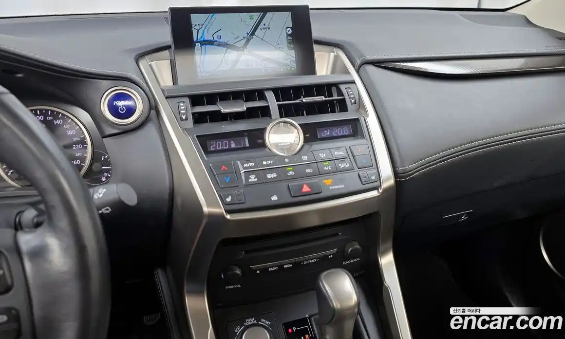 Lexus NX 2017 2.5 гидро в Москве № 168133, фото 14