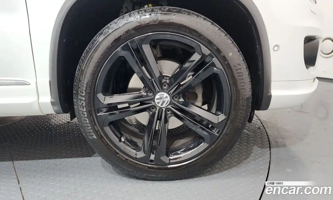 Volkswagen Tiguan 2014 2.0 гидро в Москве № 168956, фото 5