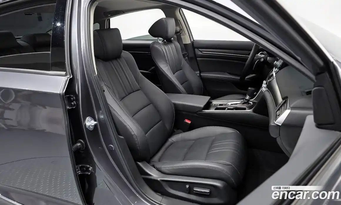 Honda Accord 2021 1.5 гидро в Москве № 170469, фото 10