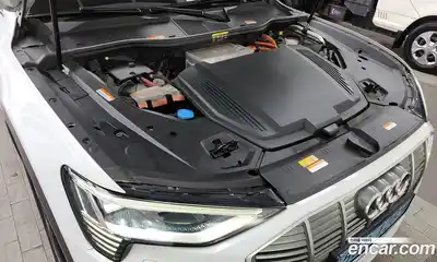 Audi e-tron 2021 0.2 гидро в Москве № 196627, миниатюра 6