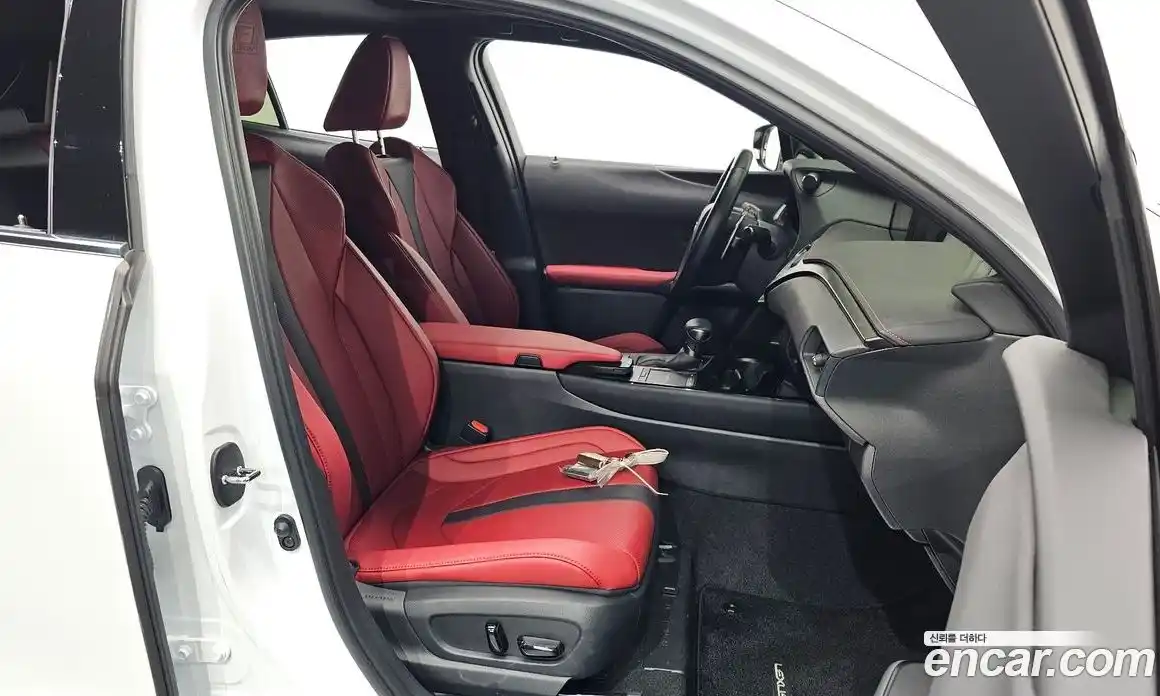 Lexus UX 2022 2.0 гидро в Москве № 198723, фото 12
