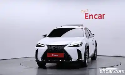 Lexus UX 2022 2.0 гидро в Москве № 198723, миниатюра 3