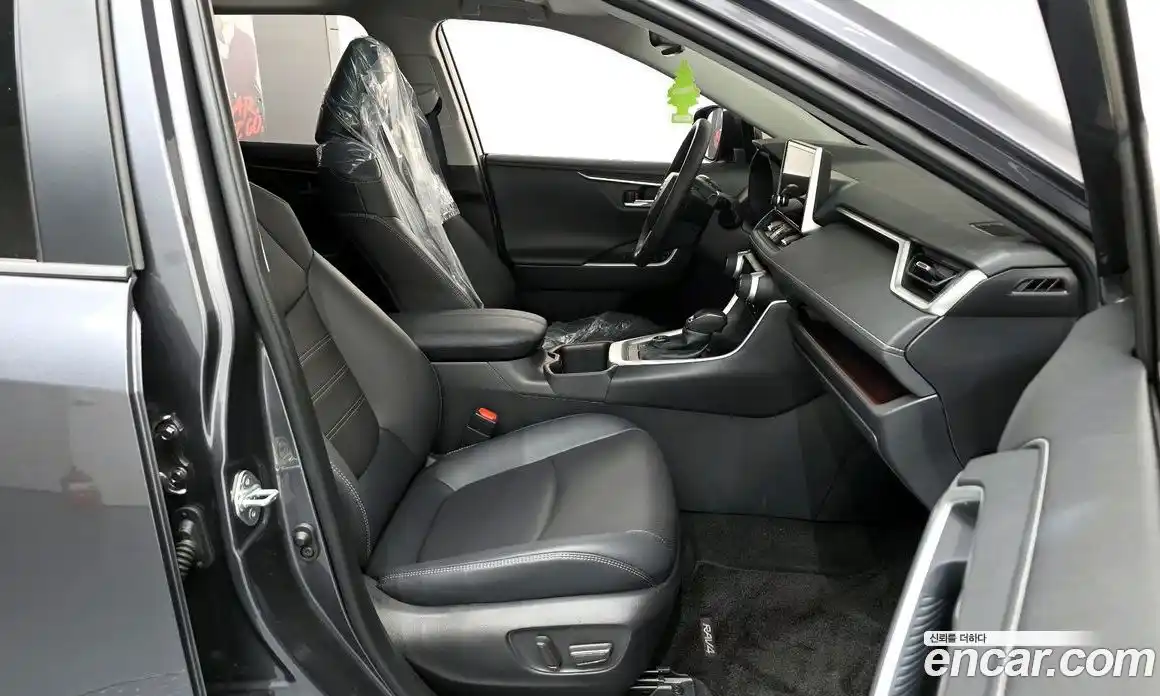 Toyota RAV4 2024 2.5 гидро в Москве № 199550, фото 11