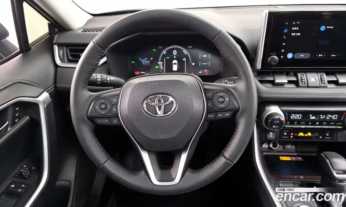 Toyota RAV4 2024 2.5 гидро в Москве № 199550, фото 14