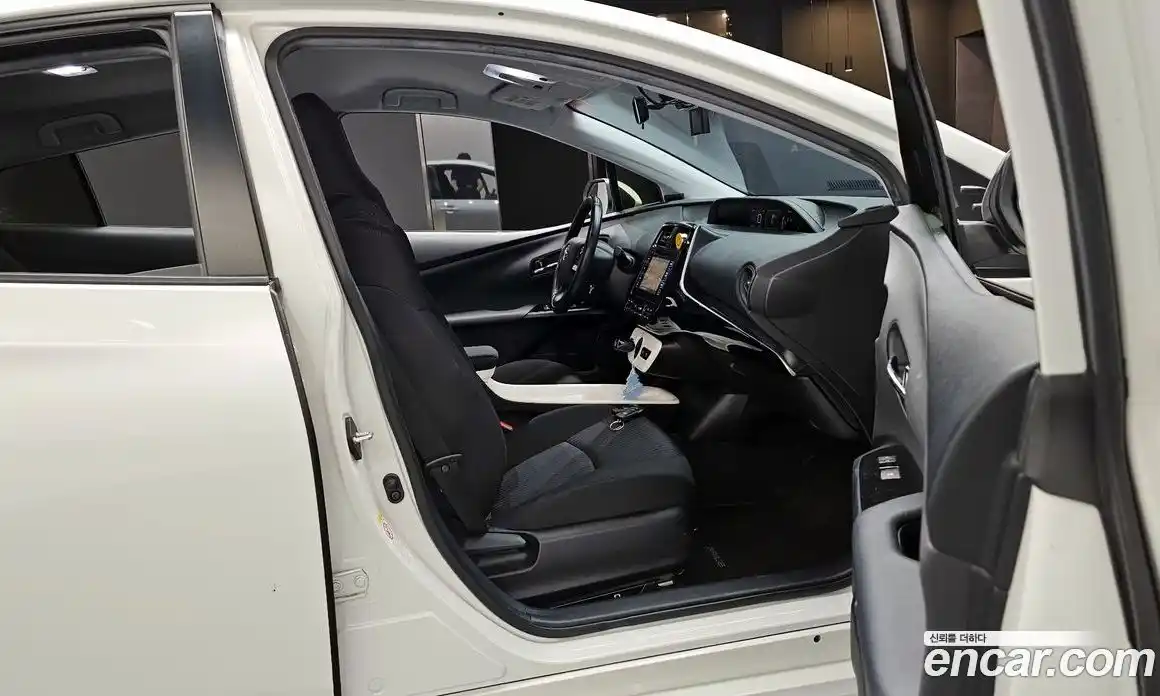 Toyota Prius 2016 1.8 гидро в Москве № 199644, фото 11