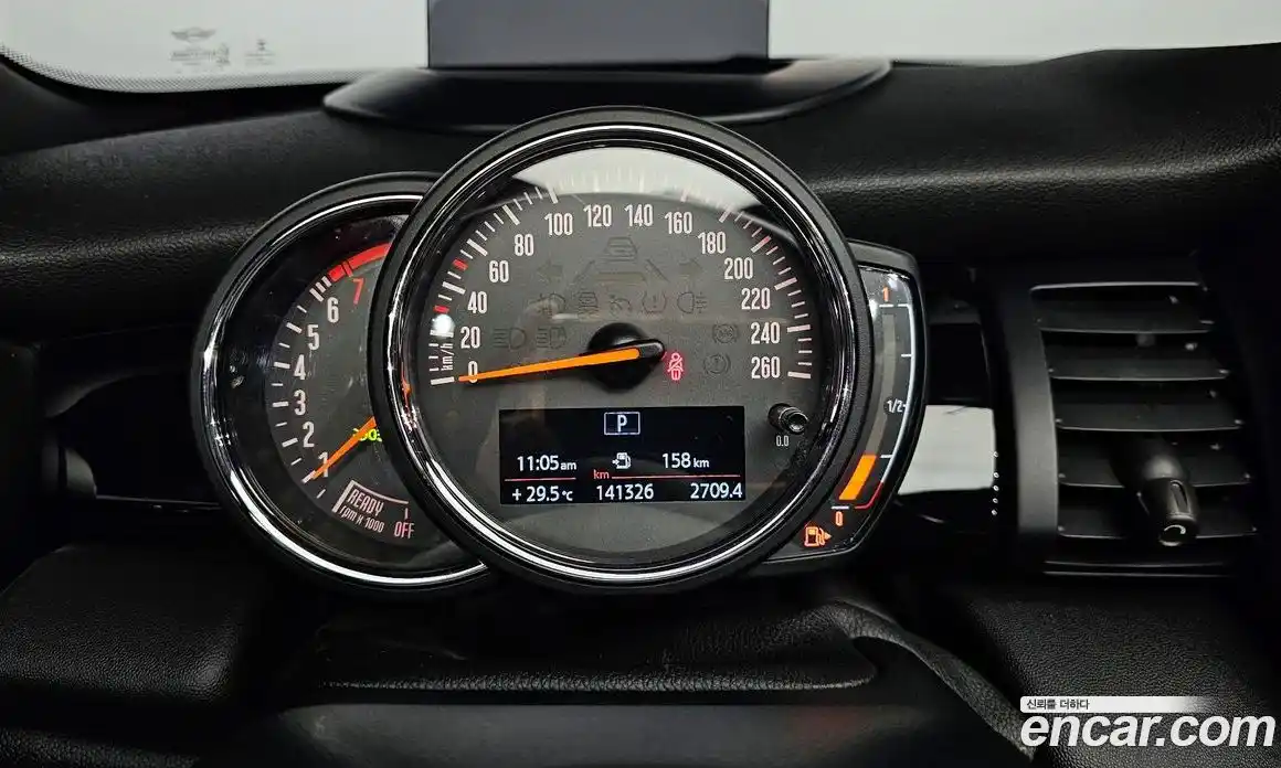 Mini Cooper Convertible 2019 1.5 гидро в Москве № 206388, фото 8