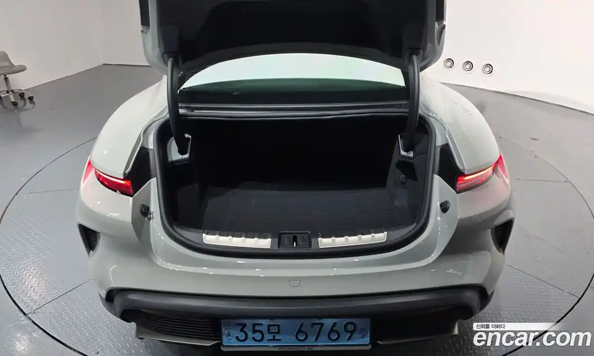 Porsche Taycan 2024 0.1 гидро в Москве № 212970, фото 20