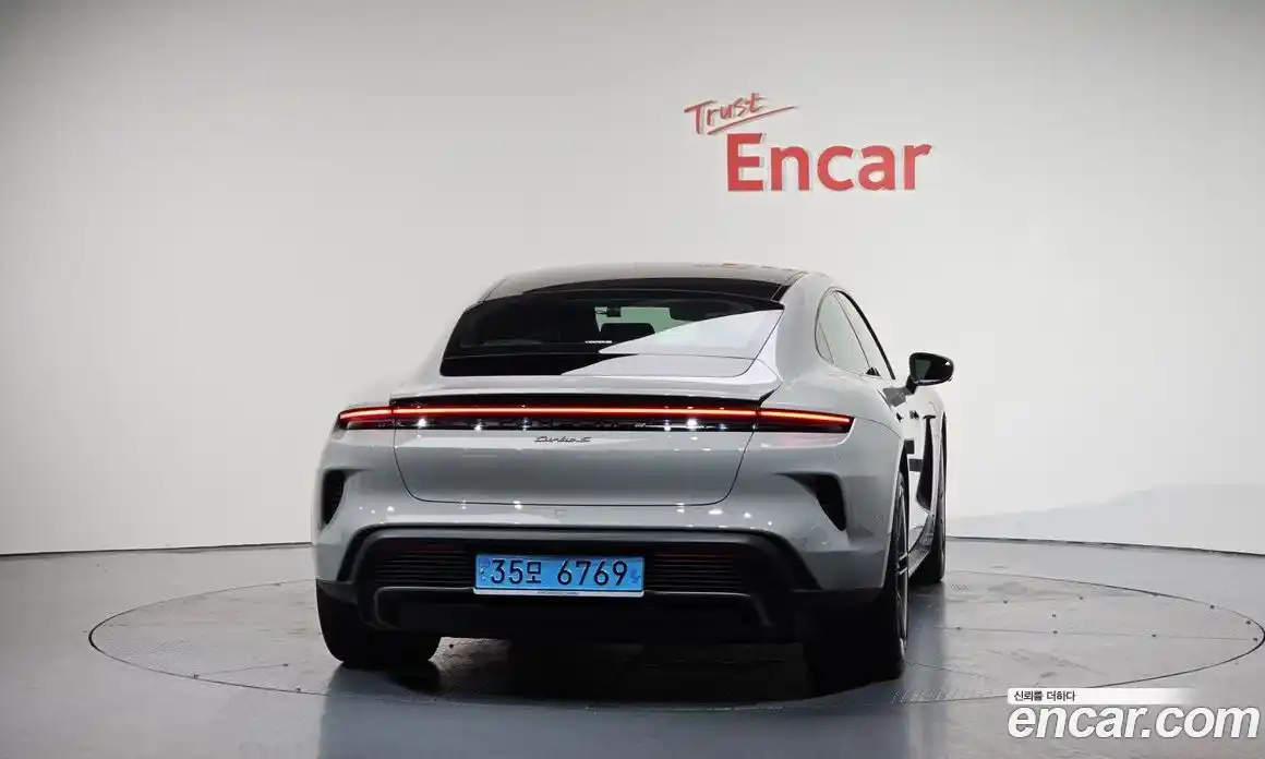 Porsche Taycan 2024 0.1 гидро в Москве № 212970, фото 4