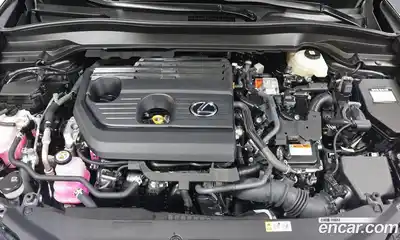 Lexus UX 2025 2.0 вариатор в Москве № 214737, миниатюра 6