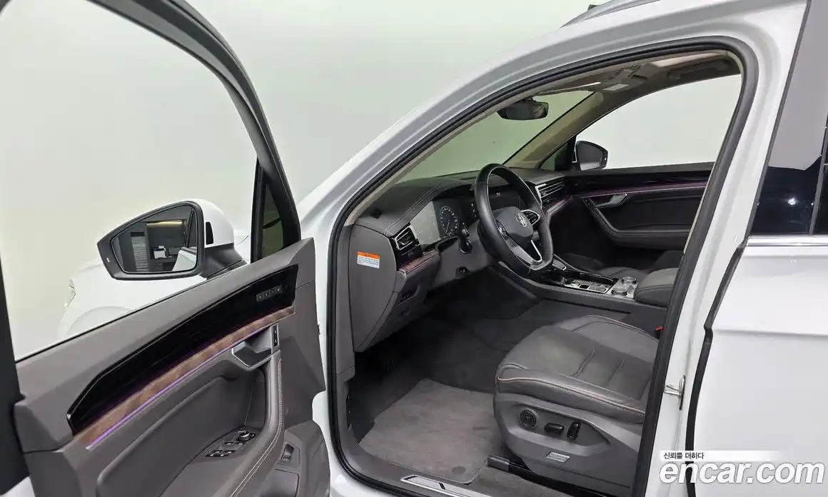 Volkswagen Touareg 2021 3.0 гидро в Москве № 215263, фото 13