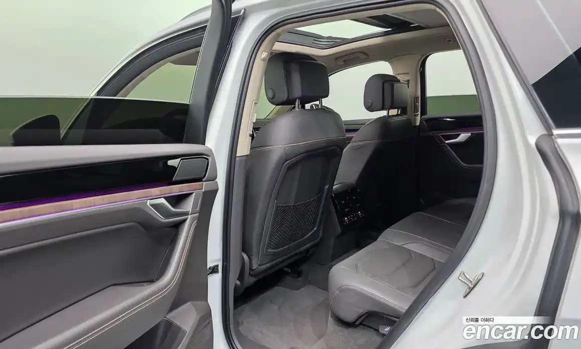 Volkswagen Touareg 2021 3.0 гидро в Москве № 215263, фото 17