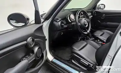Mini Cooper 2015 1.5 гидро в Москве № 227303, миниатюра 11