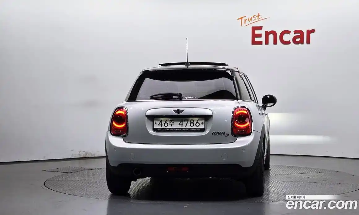 Mini Cooper 2015 1.5 гидро в Москве № 227303, фото 4