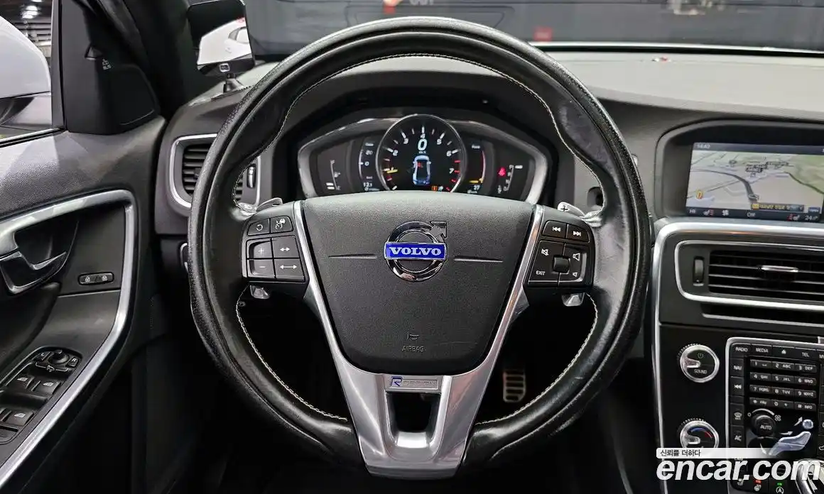 Volvo S60 2015 2.0 гидро в Москве № 230648, фото 13