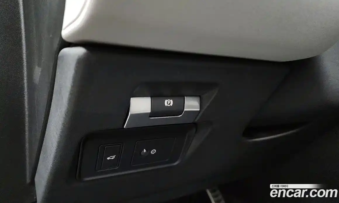 Land Rover Range-Rover Evoque 2022 2.0 гидро в Москве № 231224, фото 16