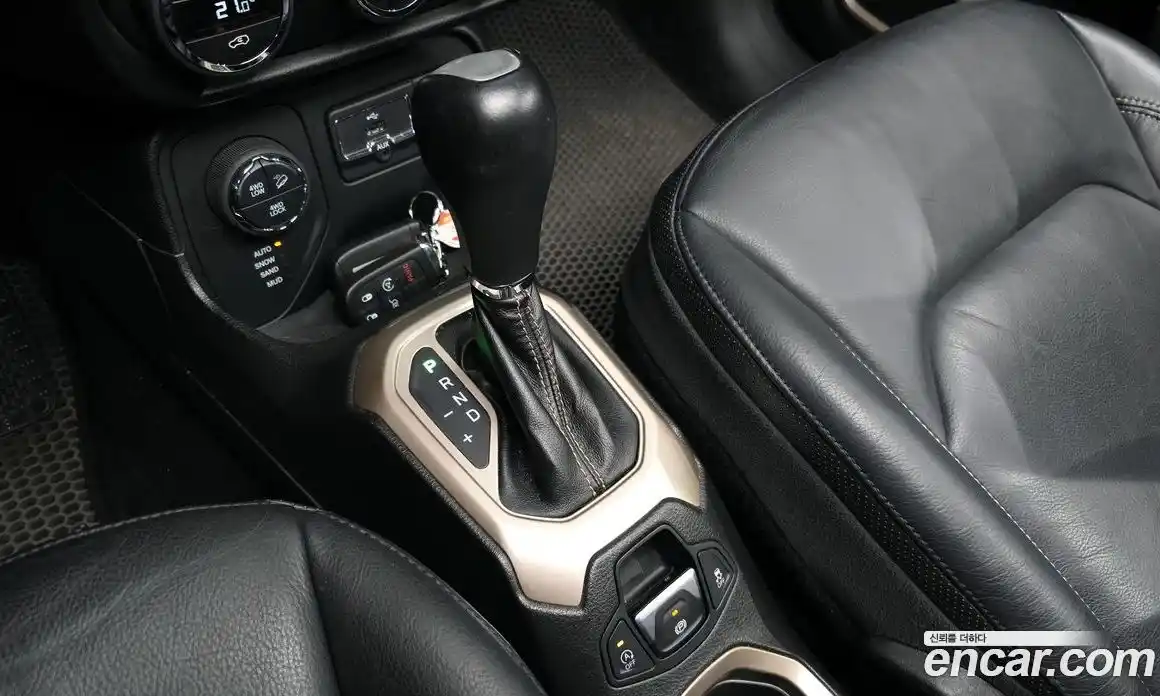 Jeep Renegade 2015 2.0 гидро в Москве № 232553, фото 9