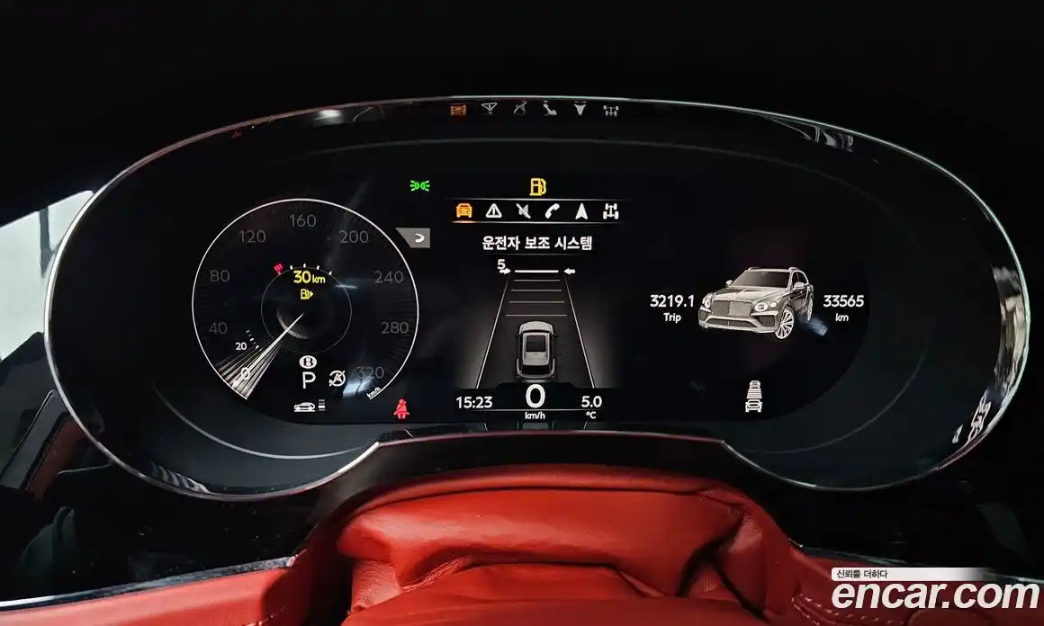 Bentley Bentayga 2023 4.0 гидро в Москве № 256626, фото 8