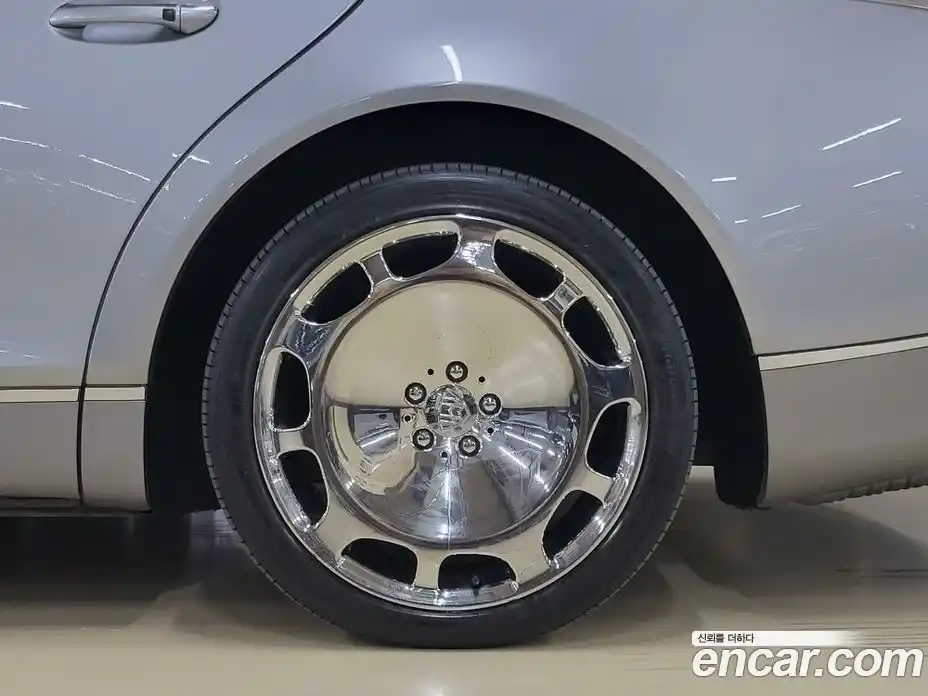 Maybach 57 2005 5.5 гидро в Москве № 256940, фото 5