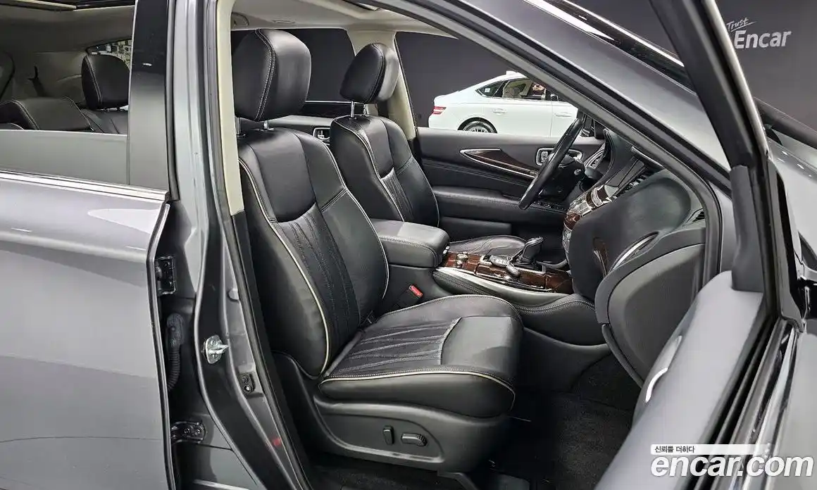Infiniti QX60 2016 3.5 гидро в Москве № 267460, фото 10