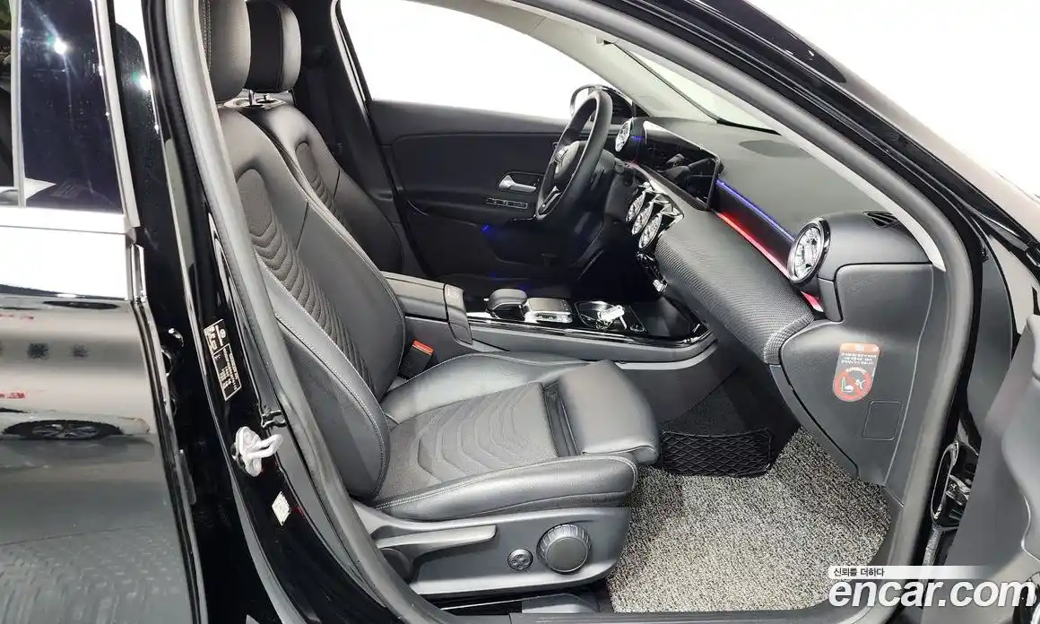Mercedes-Benz A-Class 2019 2.0 гидро в Москве № 288033, фото 11