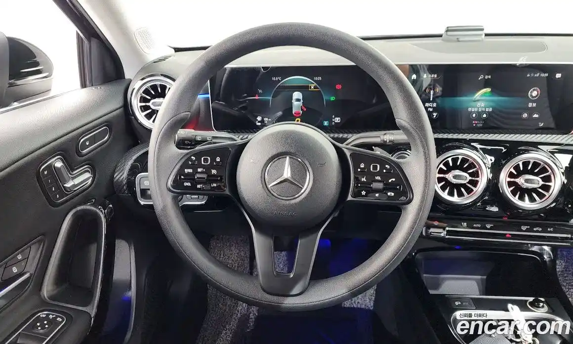 Mercedes-Benz A-Class 2019 2.0 гидро в Москве № 288033, фото 13