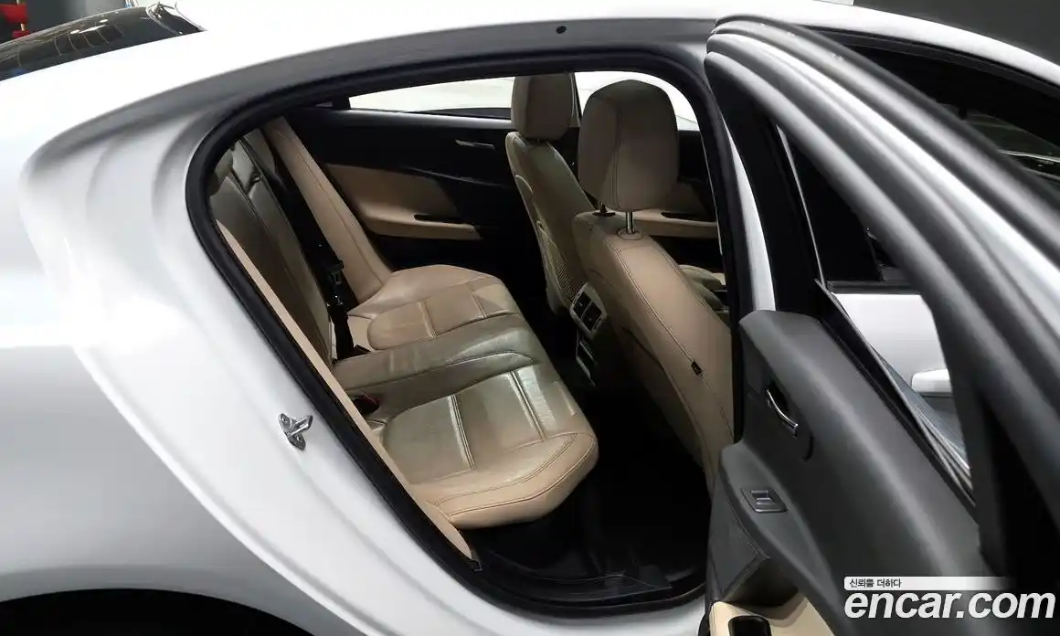 Jaguar XE 2017 2.0 гидро в Москве № 295807, фото 12